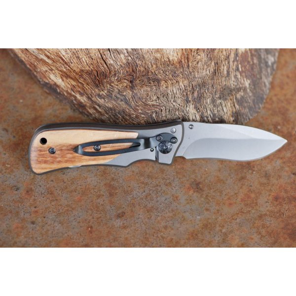 Couteau de poche pliant au manche en bois gravé personnalisé