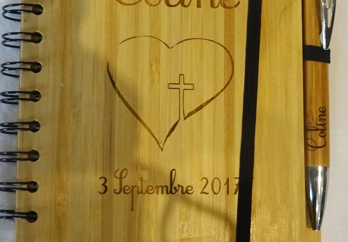 Livre d'or en bois pour baptême ou cérémonie religieuse