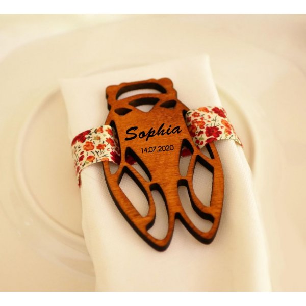 5 marques places en bois Cigales &agrave; personnaliser au pr&eacute;nom