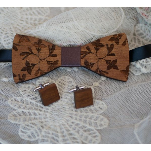 Noeud papillon en bois gravé de grandes fleurs 