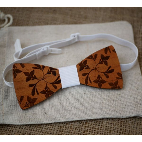 Noeud papillon en bois gravé de grandes fleurs 