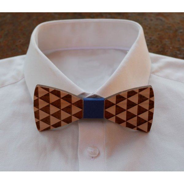 Noeud papillon en bois grav&eacute; de triangles