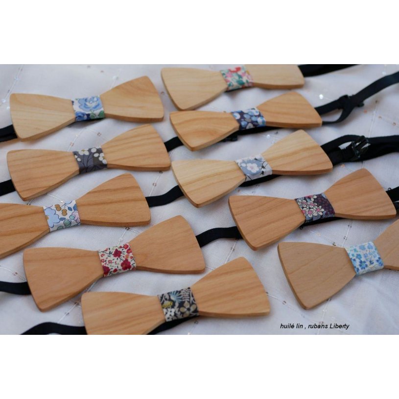 Noeud papillon en bois merisier huilé lin à personnaliser fabriqué en France