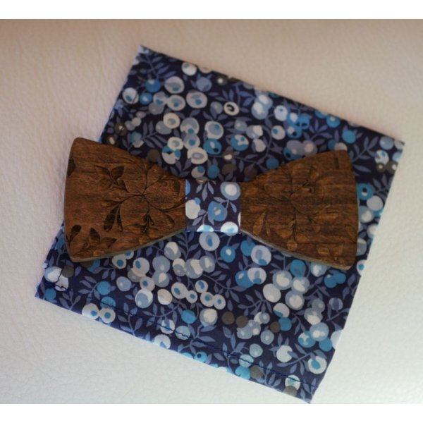Noeud papillon en bois gravé de grandes fleurs à personnaliser