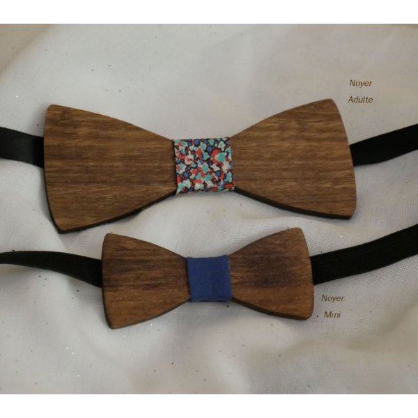 Noeud papillon enfant en bois noyer à personnaliser