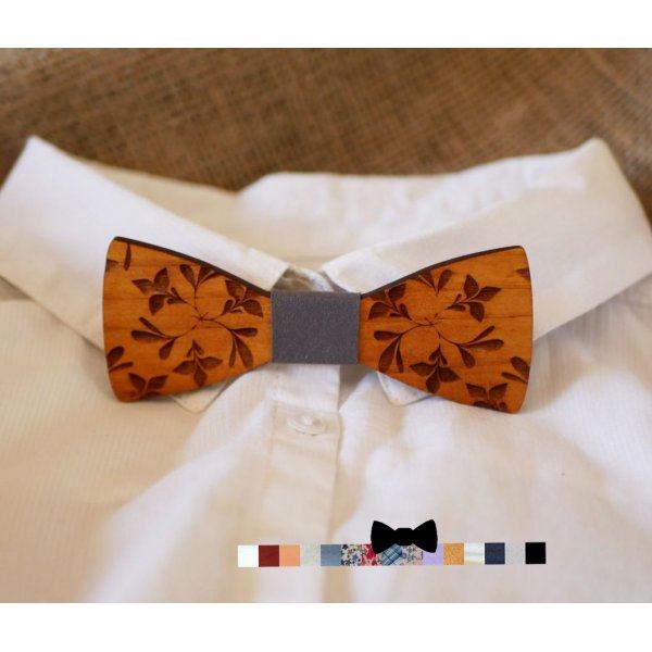 Noeud papillon enfant en bois gravé de fleurs à personnaliser assorti au modèle homme