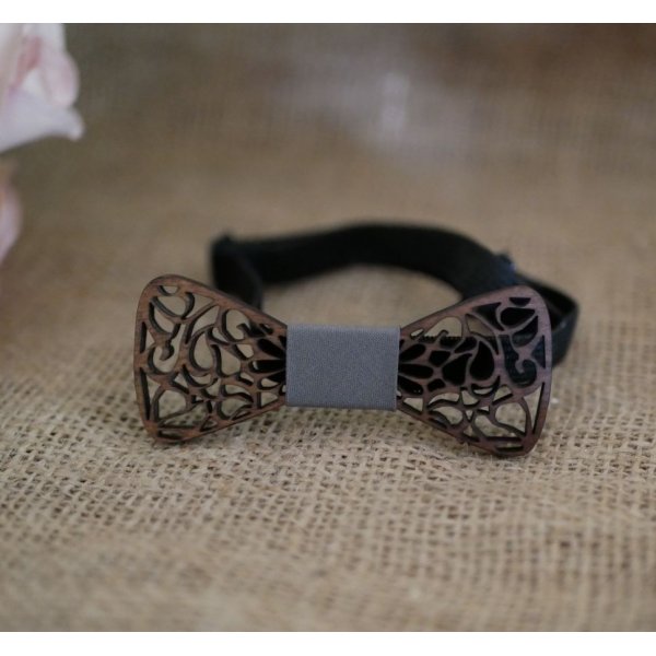 Noeud papillon Mini en bois aux arasbesques évidées 
