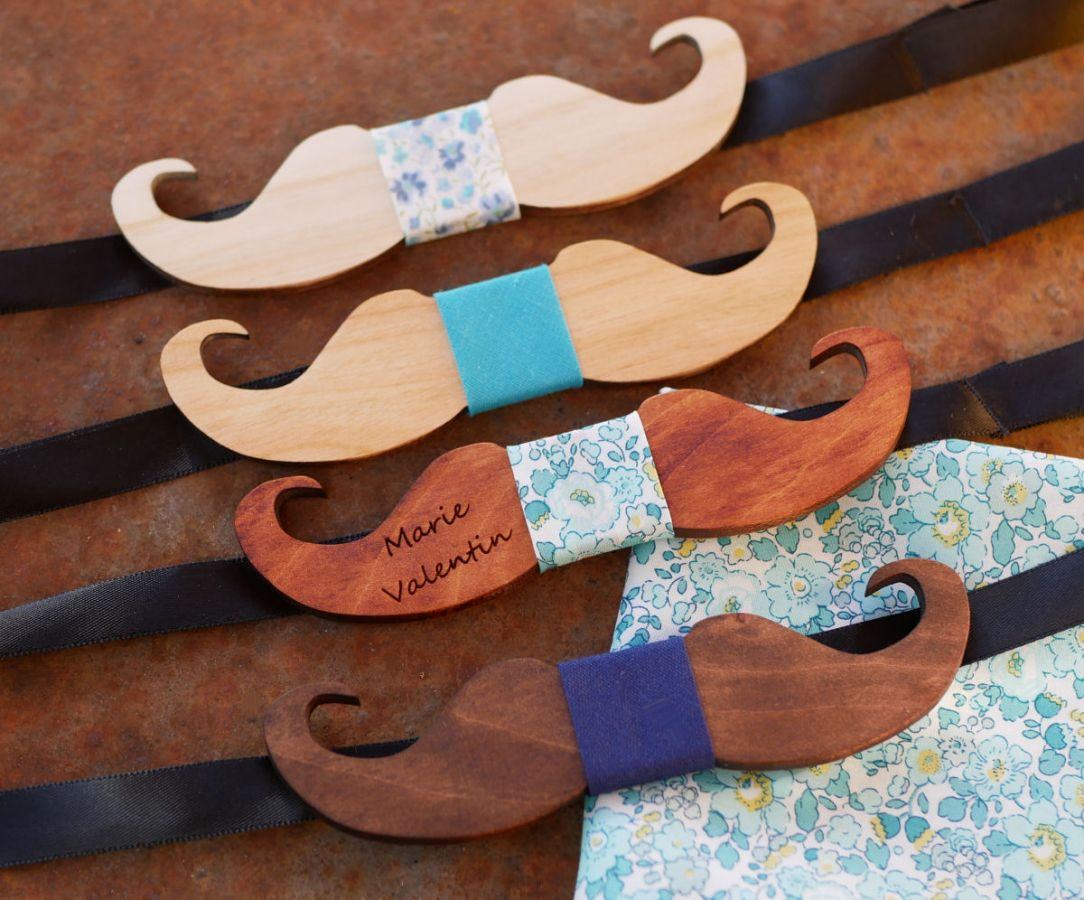 Noeud papillon Moustache en bois merisier à personnaliser fabriqué en France