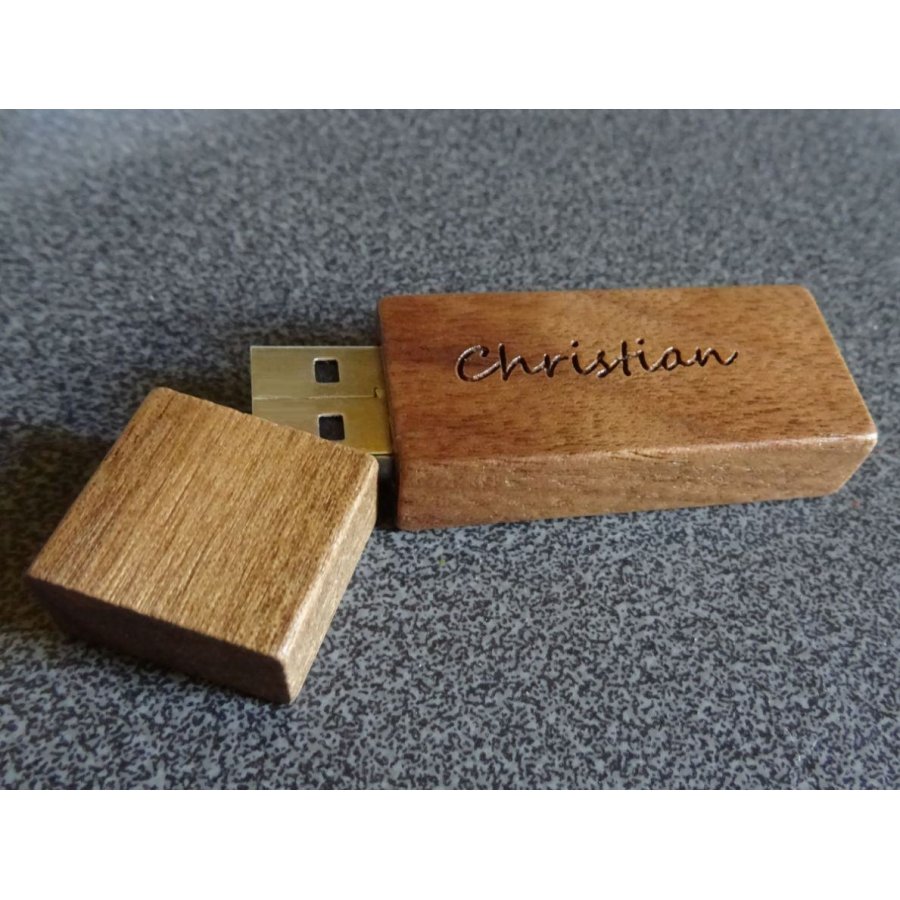 Petite clé USB en bois Noyer gravée à personnaliser