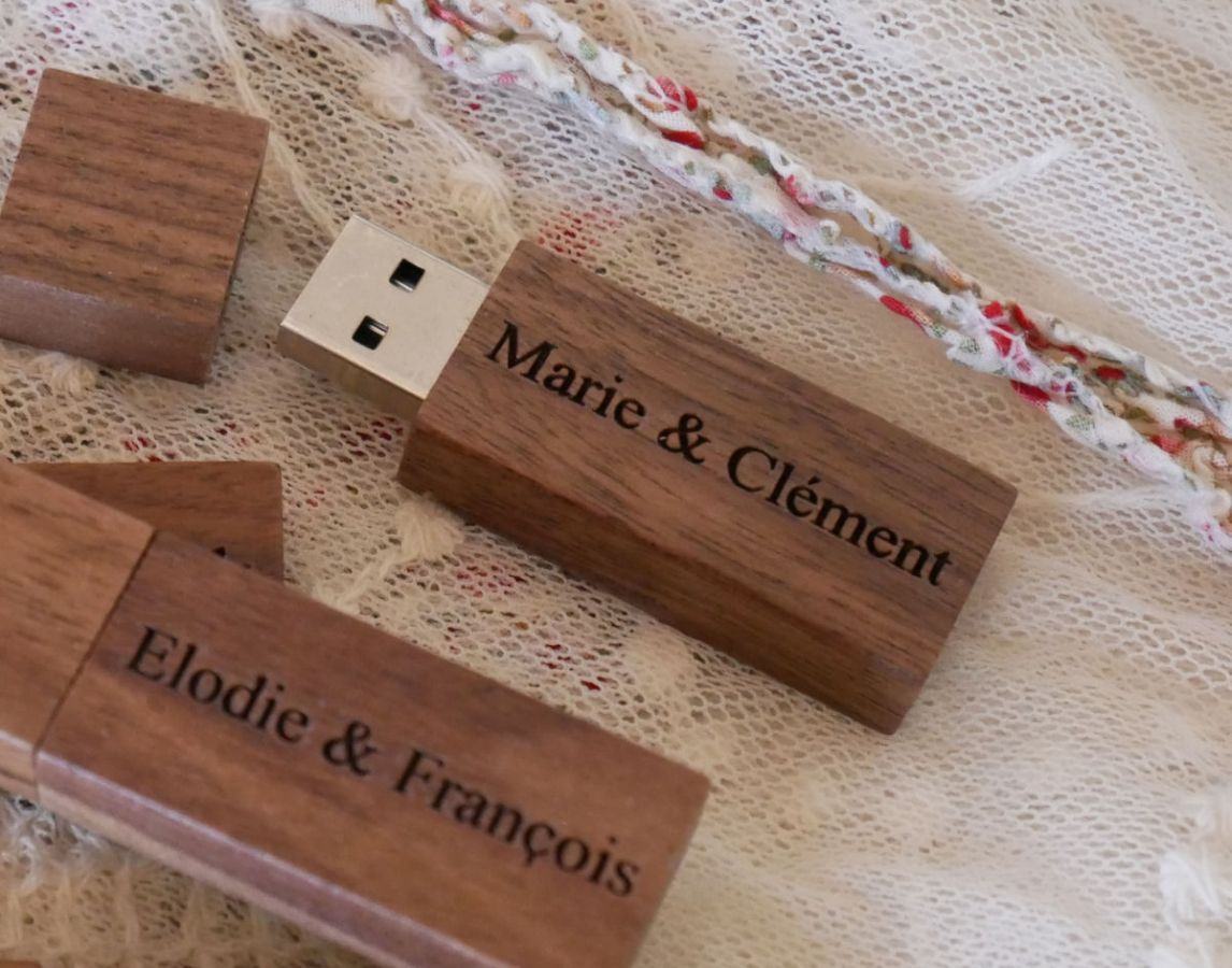 Petite clé USB en bois Noyer gravée à personnaliser