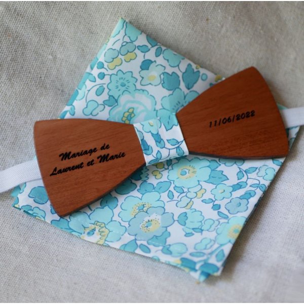 Pochette Liberty Betsy Vert menthe noeud papillon en bois personnalisable