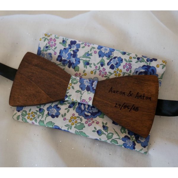 Pochette Liberty Bleu noeud papillon en bois personnalisable