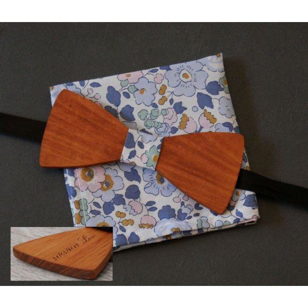 Pochette Liberty Denim blue et noeud papillon en bois personnalisable