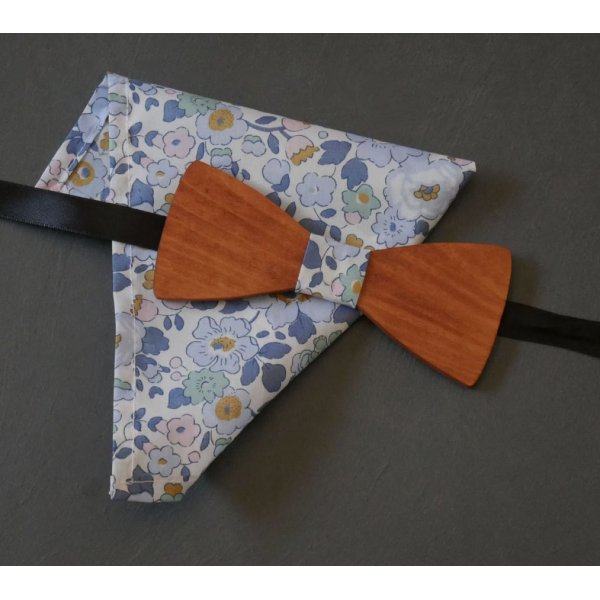 Pochette Liberty Denim blue et noeud papillon en bois personnalisable