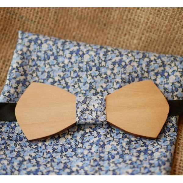 Pochette Liberty Pepper Bleu + chouchou + noeud papillon en bois personnalisable