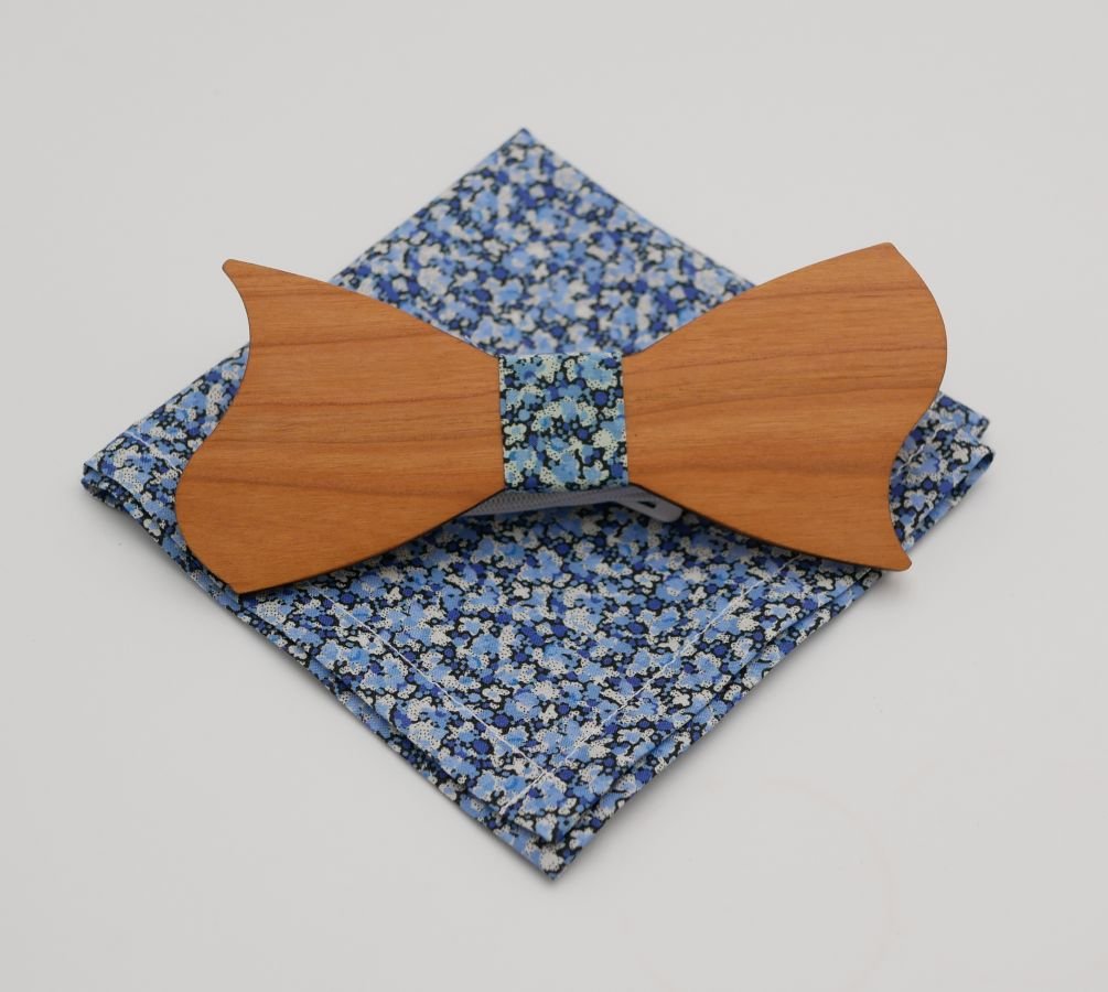 Pochette Liberty Pepper Bleu + chouchou + noeud papillon en bois personnalisable