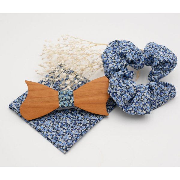 Pochette Liberty Pepper bleu et noeud papillon en bois personnalisable