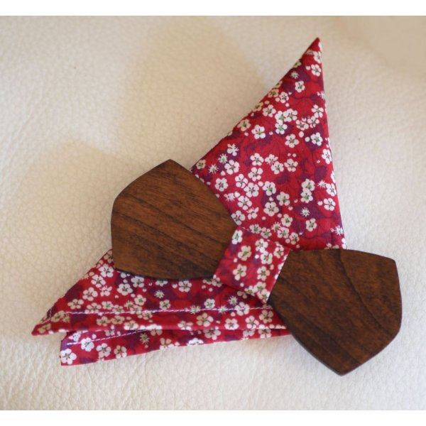 Noeud papillon en bois et pochette de costume en Liberty Rouge 