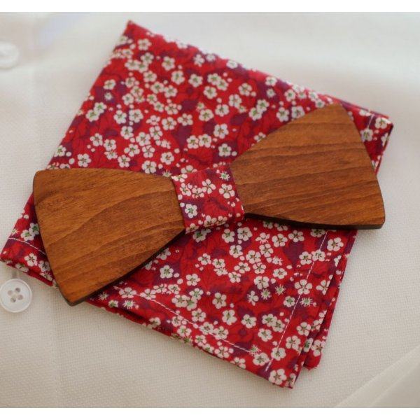 Noeud papillon en bois et pochette de costume en Liberty Rouge 