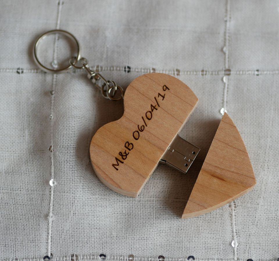 Porte clef USB coeur en bois gravée à personnaliser