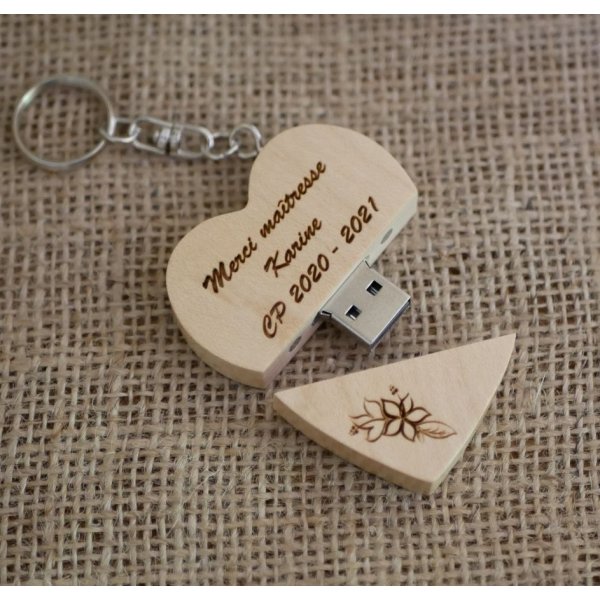 Porte clef USB coeur en bois gravée à personnaliser