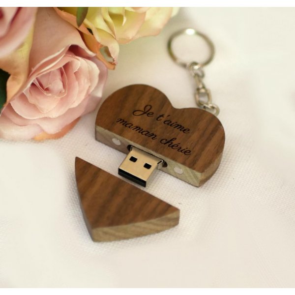 Porte clef USB coeur en bois sombre gravée à personnaliser