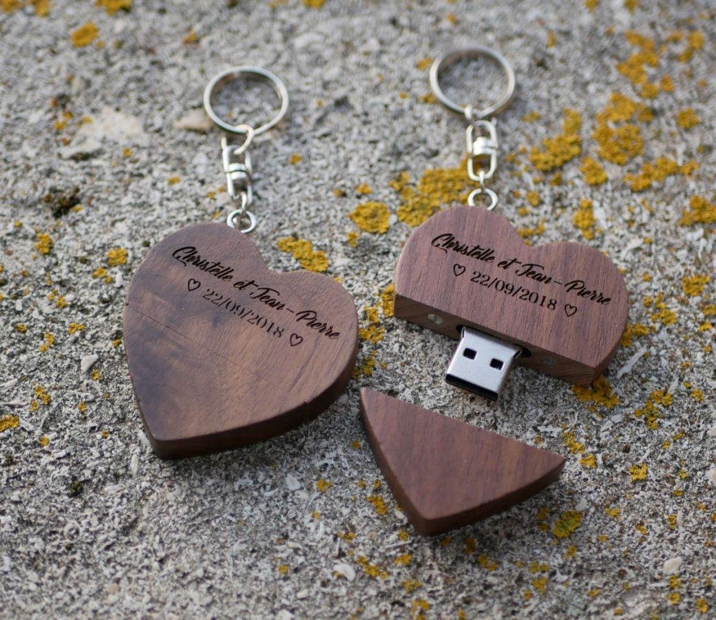 Clé USB porte clé en forme de coeur en bois sombre à personnaliser par gravure