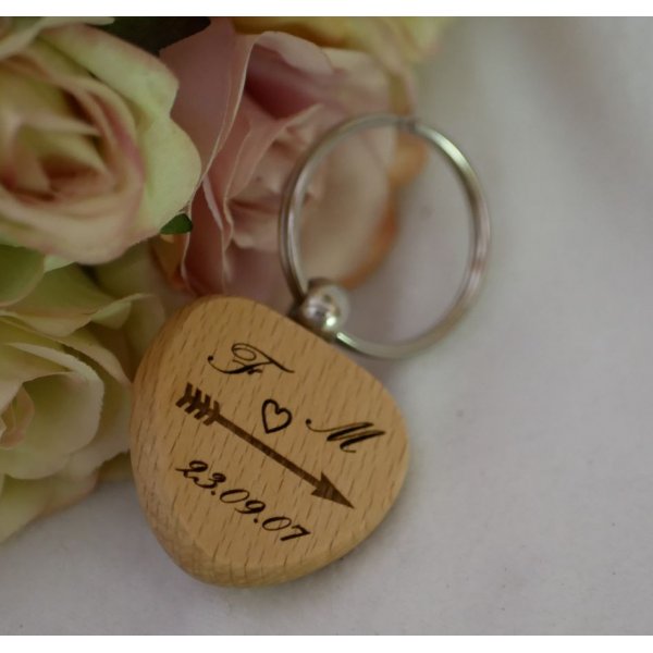 Porte clé en bois Coeur à personnaliser par gravure