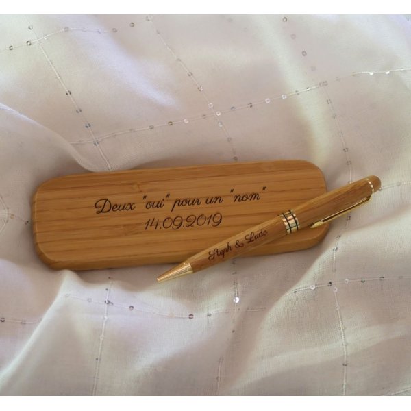 Stylo en bambou gravé dans coffret en bois massif personnalisé
