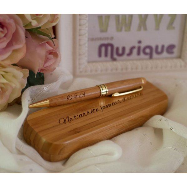 Stylo en bambou gravé dans coffret en bois massif personnalisé