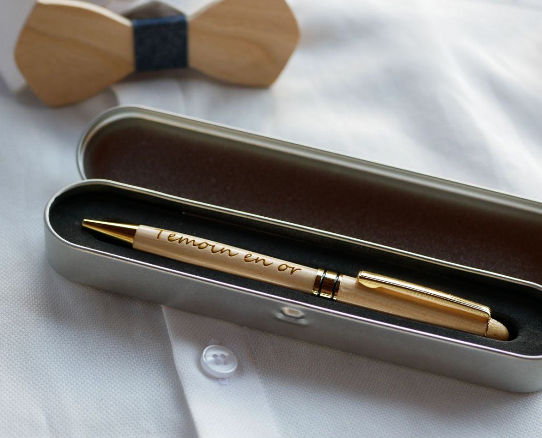 Stylo gravé personnalisé en bois coffret métal