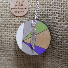 Pendentif en bois peint en couleurs sur chaîne argentée à personnaliser