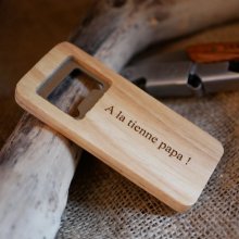 Décapsuleur plat en bois gravé à personnaliser, cadeau mariage 