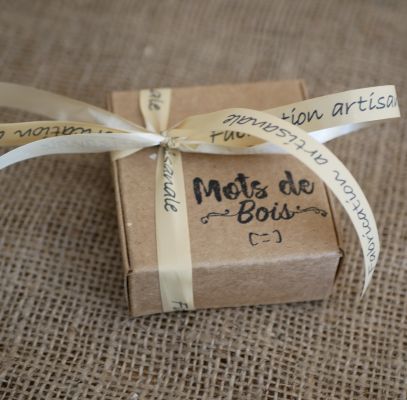 5-Coffret cartonné enrubanné de bolduc (+ 2.00 €)